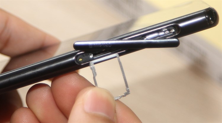 Điện thoại Sony Xperia M5 Dual