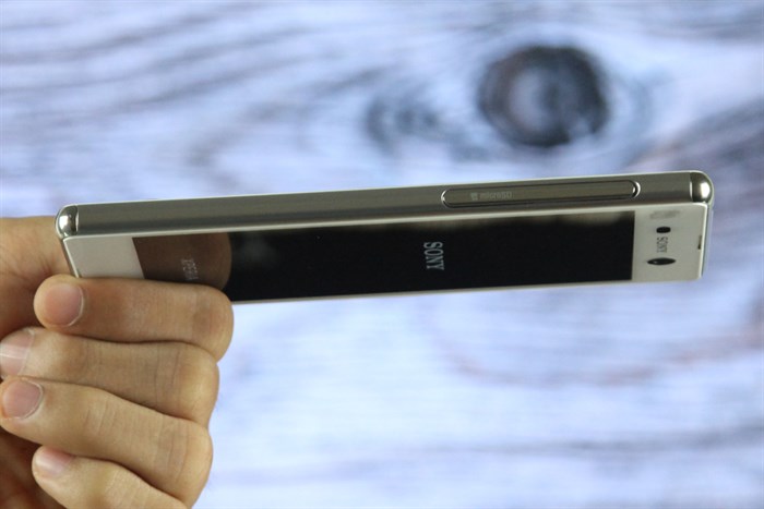 Điện thoại Sony Xperia M5 Dual