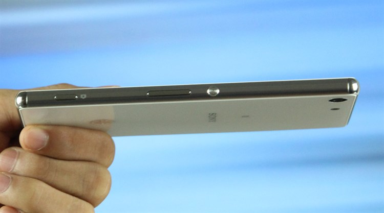 Điện thoại Sony Xperia M5 Dual