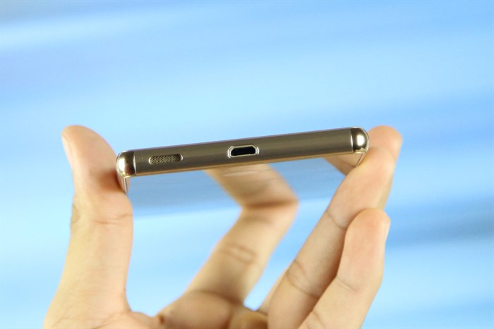 Điện thoại Sony Xperia M5 Dual