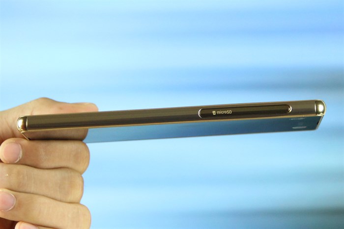 Điện thoại Sony Xperia M5 Dual