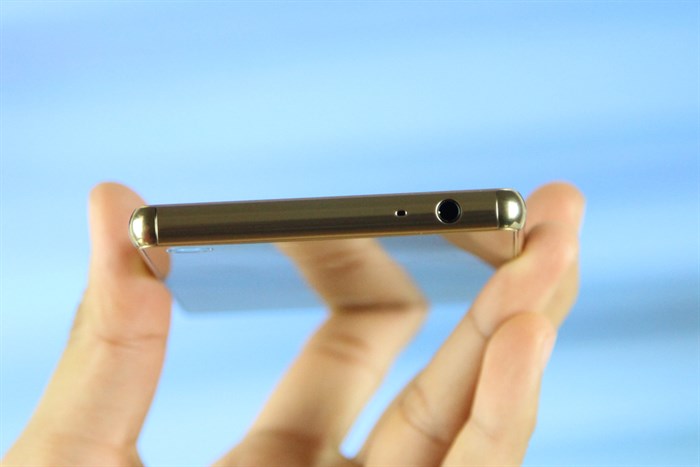 Điện thoại Sony Xperia M5 Dual