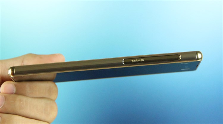 Điện thoại Sony Xperia M5 Dual