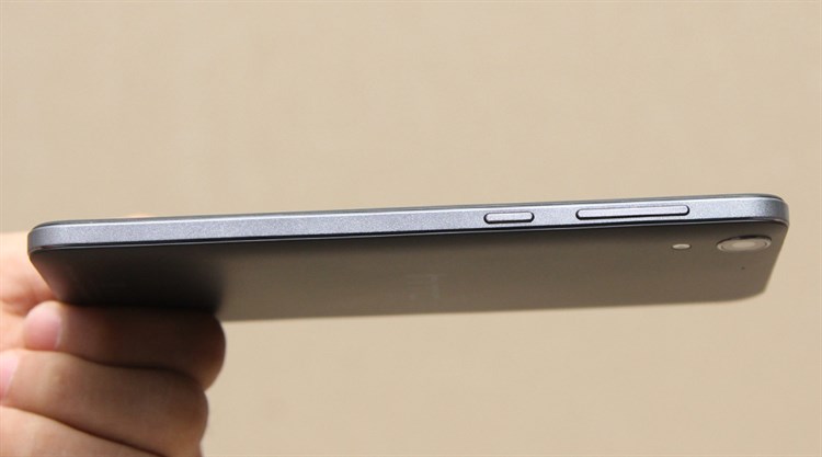 Điện thoại HTC Desire 728G