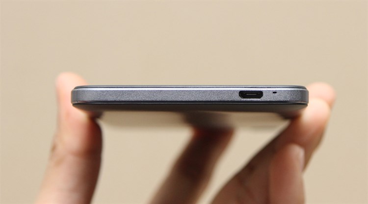 Điện thoại HTC Desire 728G