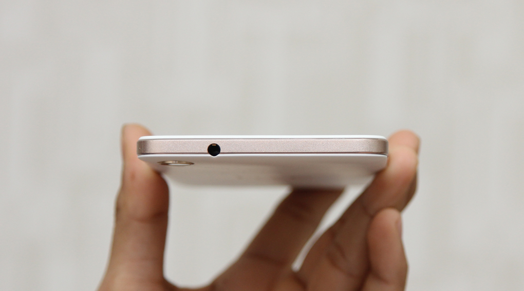 Điện thoại HTC Desire 728G