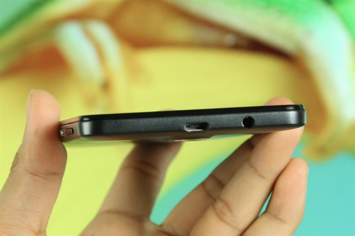 Điện thoại Mobell Nova S