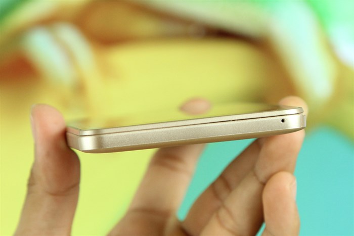 Điện thoại Mobell Nova S