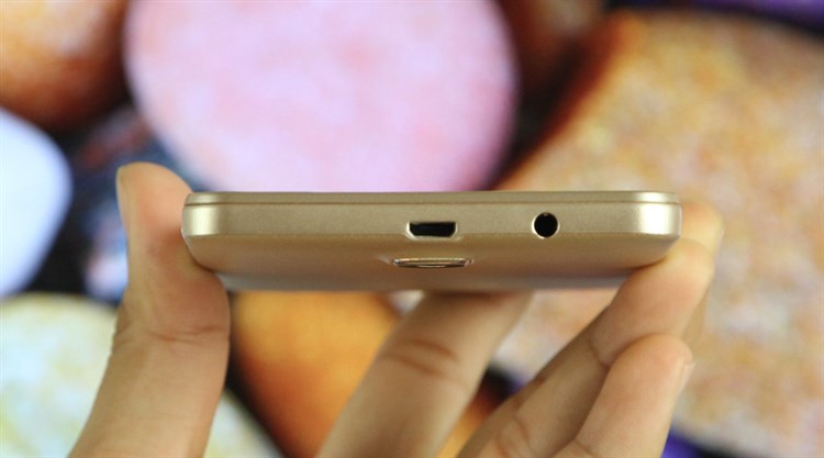 Điện thoại Mobell Nova S