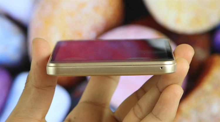 Điện thoại Mobell Nova S