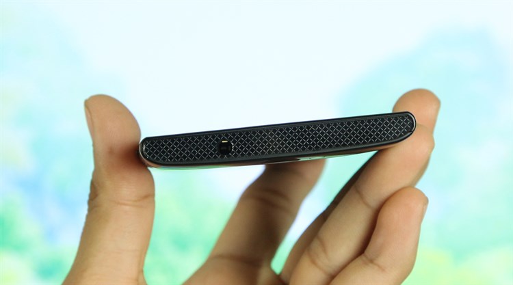 Điện thoại Philips S358