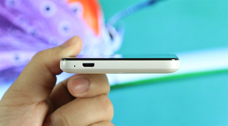 Điện thoại Mobiistar Lai Yollo Màu Trắng