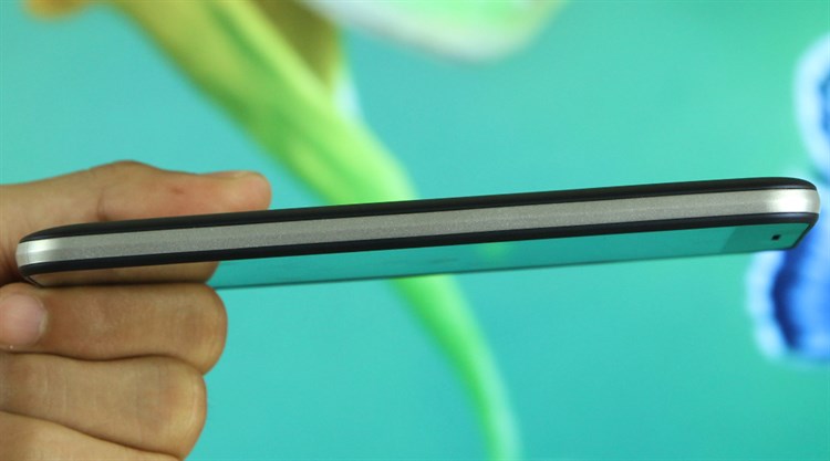 Điện thoại Mobiistar Zena Màu Xanh Dương