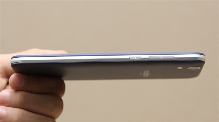 Điện thoại Mobiistar Zena Màu Đen