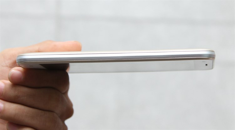 Điện thoại Mobiistar Zena Màu Vàng đồng