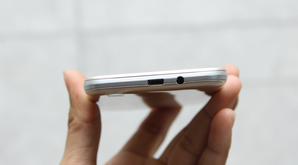 Điện thoại Mobiistar Zena Màu Vàng đồng