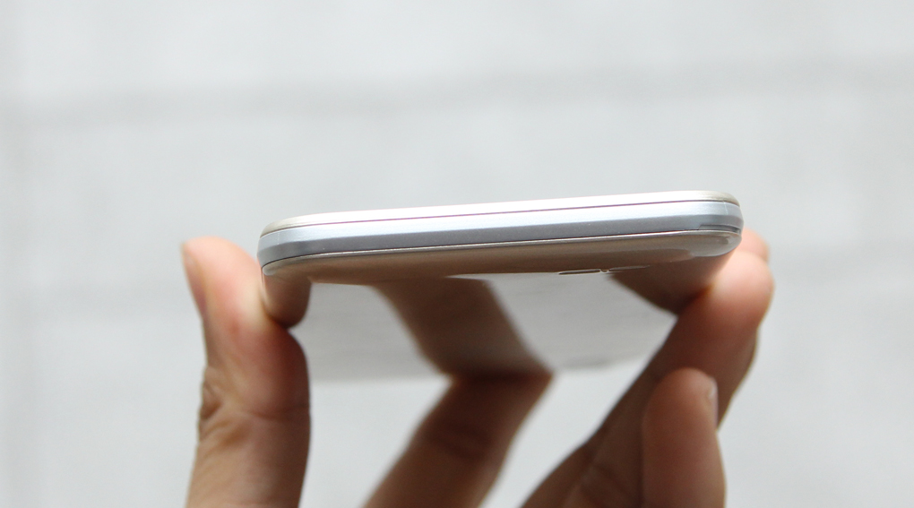 Điện thoại Mobiistar Zena Màu Vàng đồng