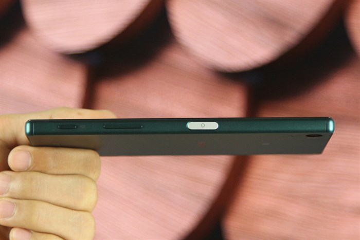 Điện thoại Sony Xperia Z5 Dual