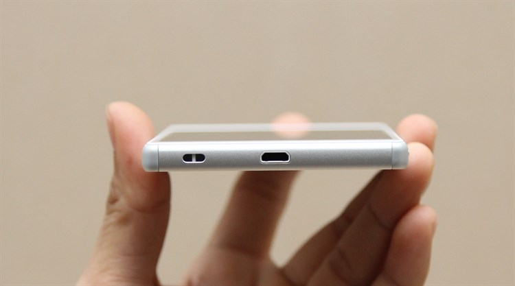 Điện thoại Sony Xperia Z5 Dual