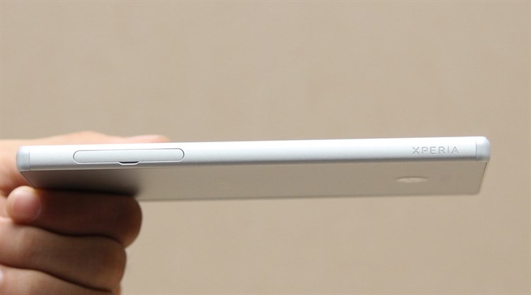 Điện thoại Sony Xperia Z5 Dual