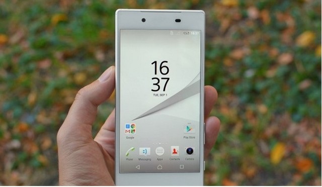 Xperia Z5 vẫn có thiết kế OmniBalance truyền thống của dòng Xperia Z