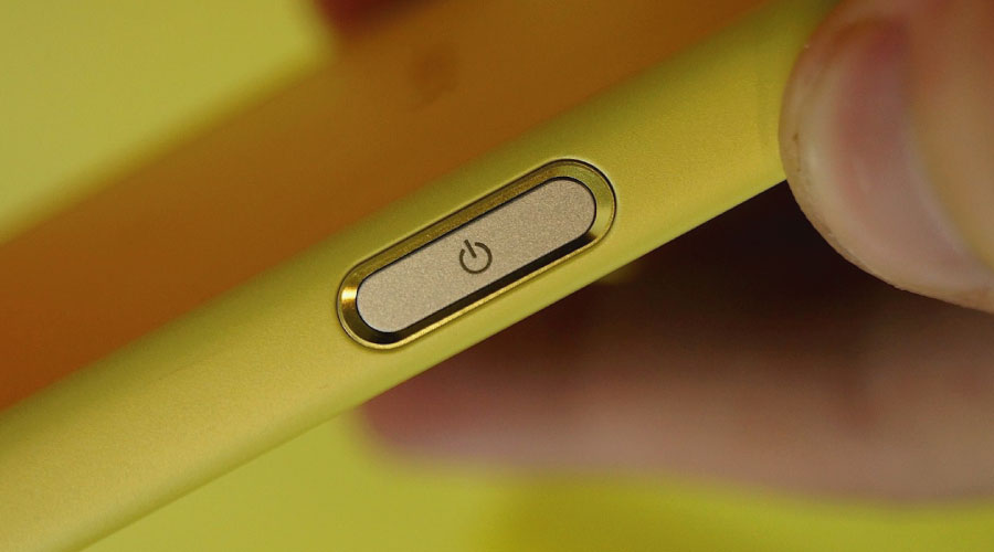 Cảm biến vân tay 1 chạm trên nút nguồn giúp tăng khả năng bảo mật và tiện lợi cho người dùng hơn.