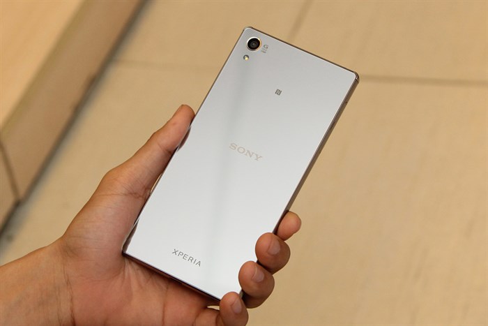 Điện thoại Sony Xperia Z5 Premium Dual Màu Bạc Inox