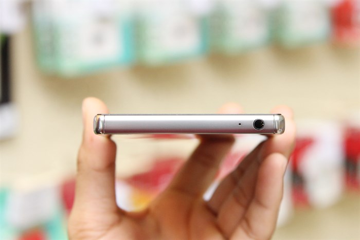 Điện thoại Sony Xperia Z5 Premium Dual Màu Bạc Inox