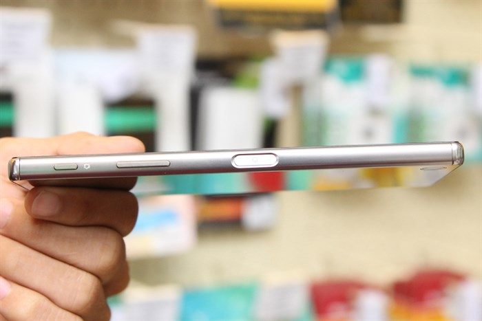 Điện thoại Sony Xperia Z5 Premium Dual Màu Bạc Inox