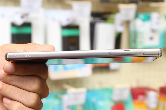 Điện thoại Sony Xperia Z5 Premium Dual Màu Bạc Inox