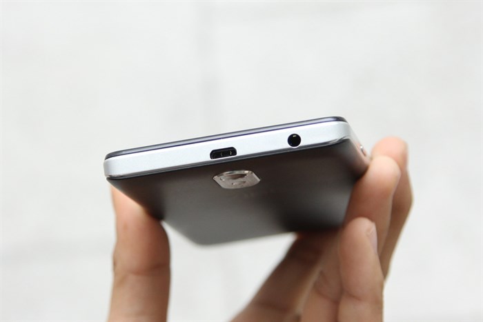 Điện thoại Lenovo VIBE P1m