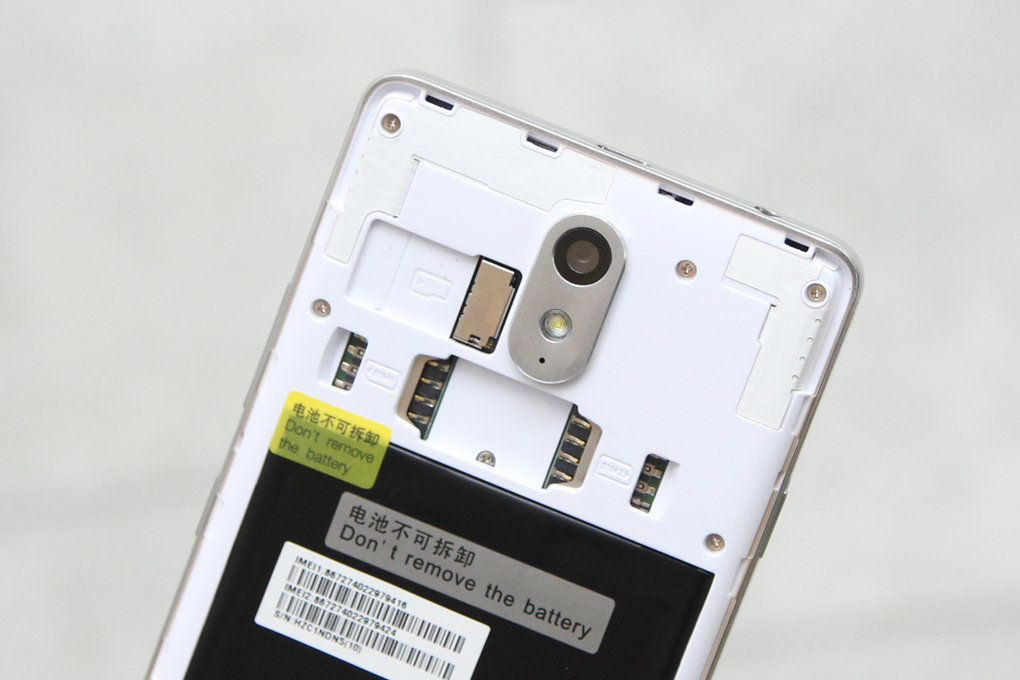 Điện thoại Lenovo VIBE P1m