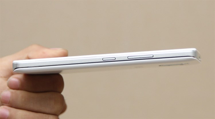 Điện thoại Lenovo VIBE P1m