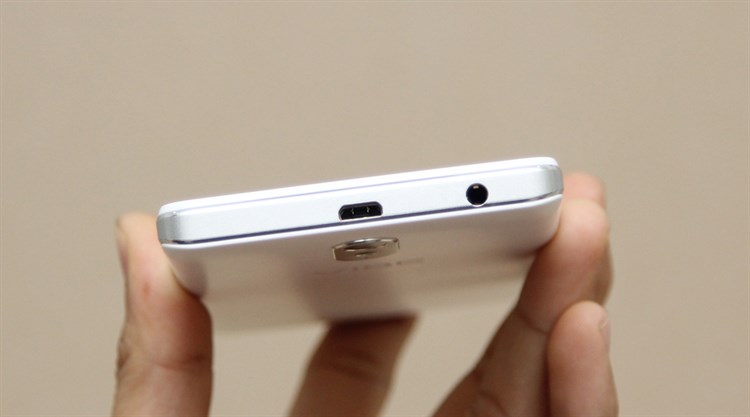 Điện thoại Lenovo VIBE P1m