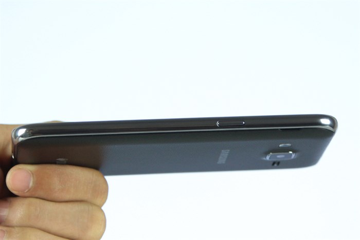 Điện thoại Samsung Galaxy J2 Màu Đen