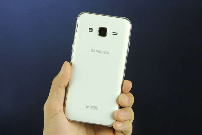 Điện thoại Samsung Galaxy J2 Màu Trắng