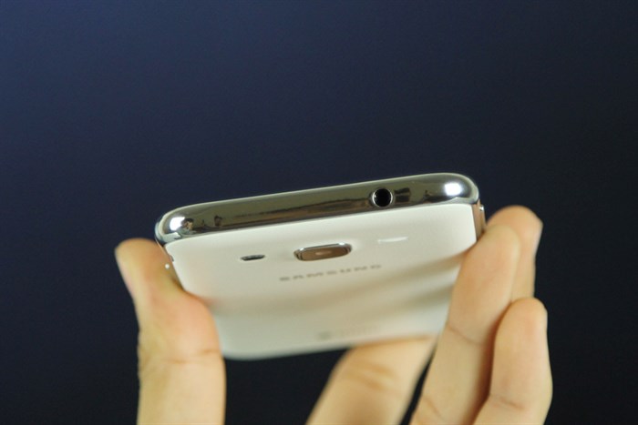 Điện thoại Samsung Galaxy J2 Màu Trắng