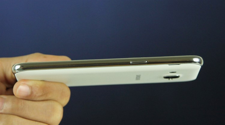 Điện thoại Samsung Galaxy J2 Màu Trắng