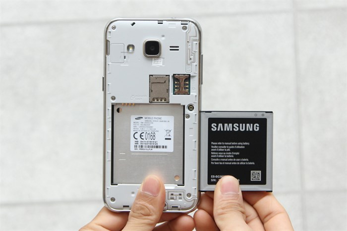 Điện thoại Samsung Galaxy J2 Màu Vàng đồng