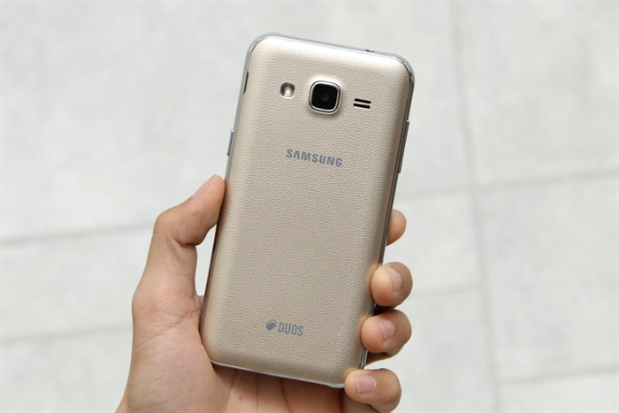 Điện thoại Samsung Galaxy J2 Màu Vàng đồng