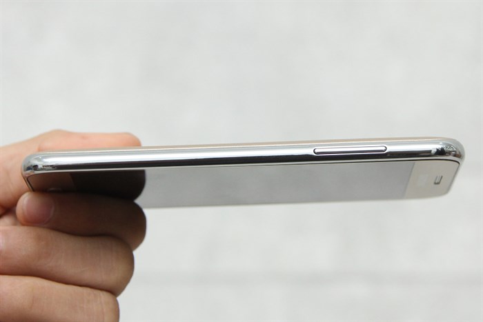 Điện thoại Samsung Galaxy J2 Màu Vàng đồng