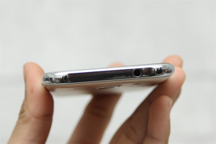 Điện thoại Samsung Galaxy J2 Màu Vàng đồng