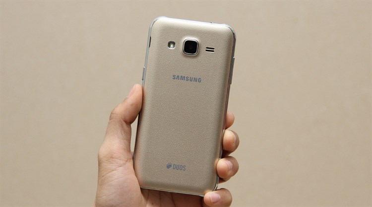 Điện thoại Samsung Galaxy J2 Màu Vàng đồng