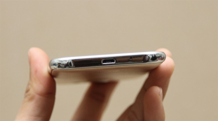 Điện thoại Samsung Galaxy J2 Màu Vàng đồng