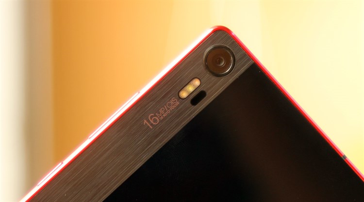Điện thoại Lenovo Vibe Shot Màu Đen - Đỏ