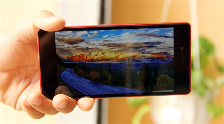 Điện thoại Lenovo Vibe Shot Màu Đen - Đỏ