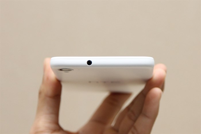 Điện thoại HTC Desire 826 Selfie