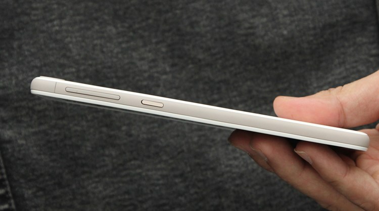 Điện thoại HTC Desire 826 Selfie