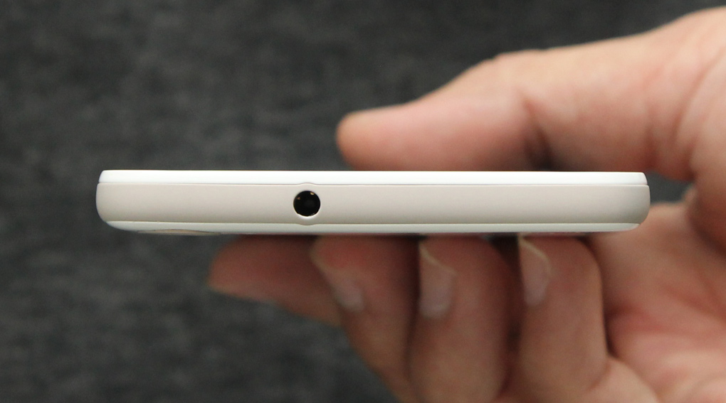 Điện thoại HTC Desire 826 Selfie