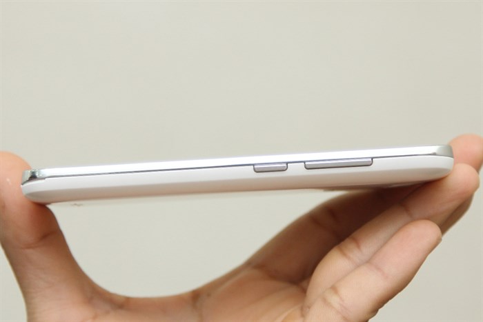 Điện thoại Honor Bee Màu Trắng